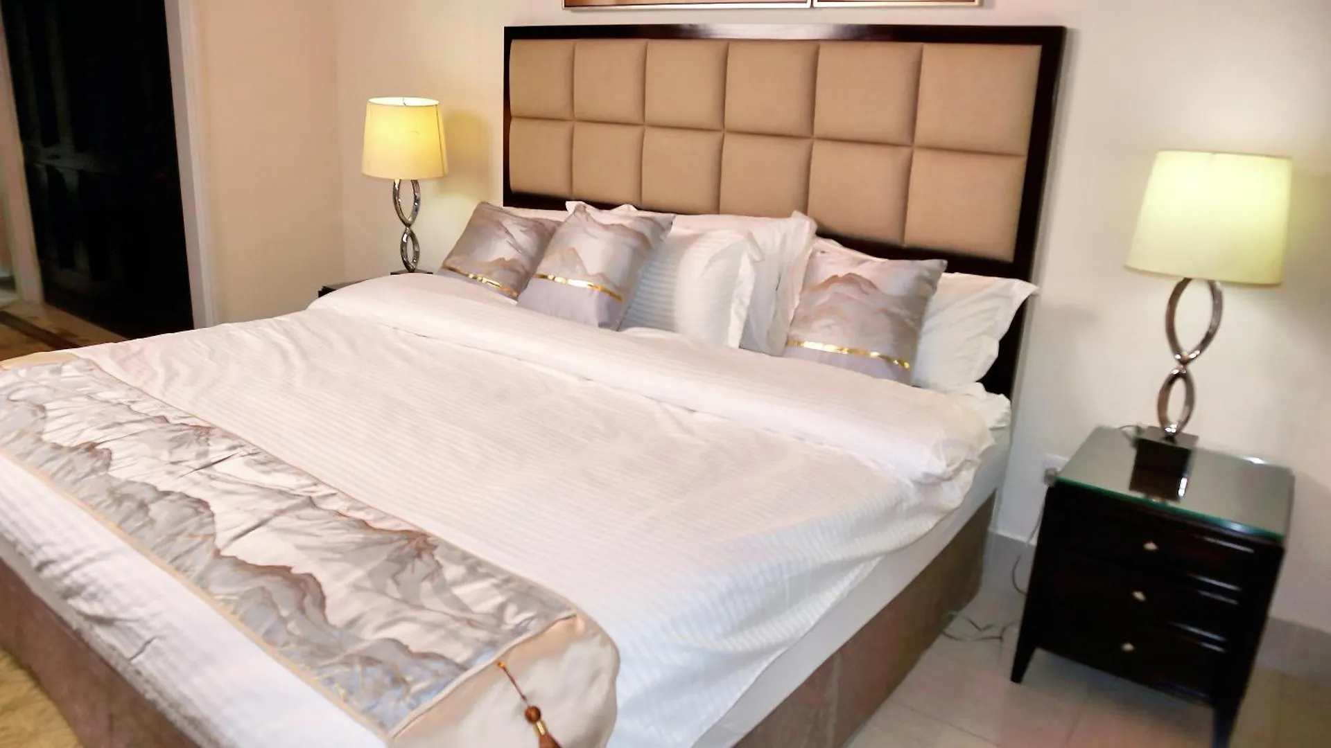 Full View Burj Khalifa And Fountains -Souk Al Bahar- Dream View Holiday Home Rental Dubaj Zjednoczone Emiraty Arabskie